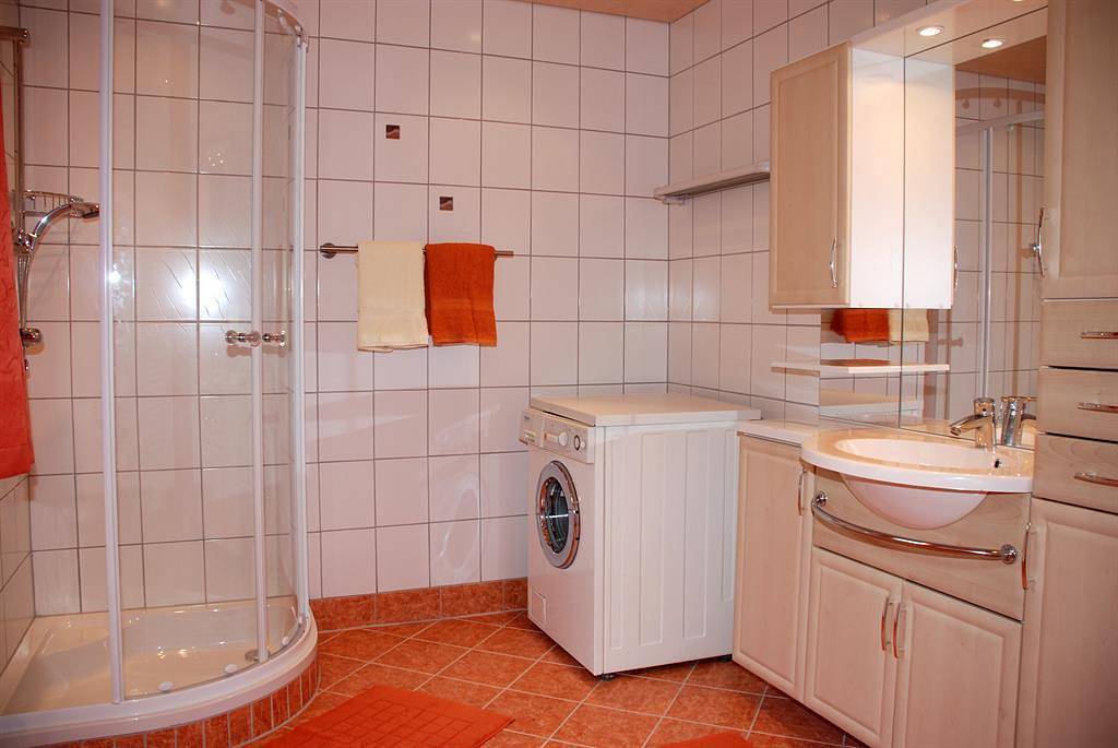 Geheel vakantieappartement, Appartement, douche, Wc, 1 slaapkamer in Hainzenberg, Zillertaler Alpen