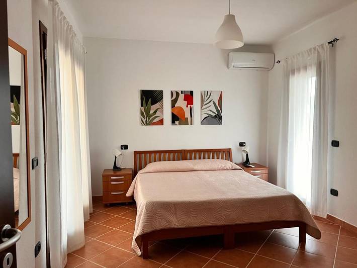 Casa vacanza per 4 persone, con giardino e panorama in Girasole