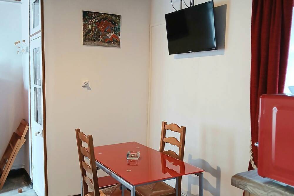 Appartement entier, Studio meublé au cœur du village in Veaugues, Région de Bourges