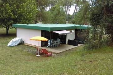 Location de vacances pour 6 personnes, avec jardin ainsi que piscine et terrasse dans Réserve naturelle du Courant d'Huchet