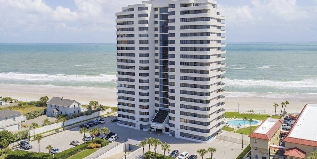 Ganze Wohnung, Direct Oceanfront Beach Condo in Daytona Beach, Florida