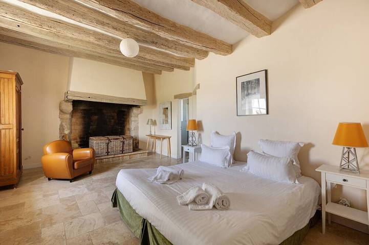 Location de vacances pour 14 personnes, avec piscine ainsi que terrasse et jardin à Ambillou - 2