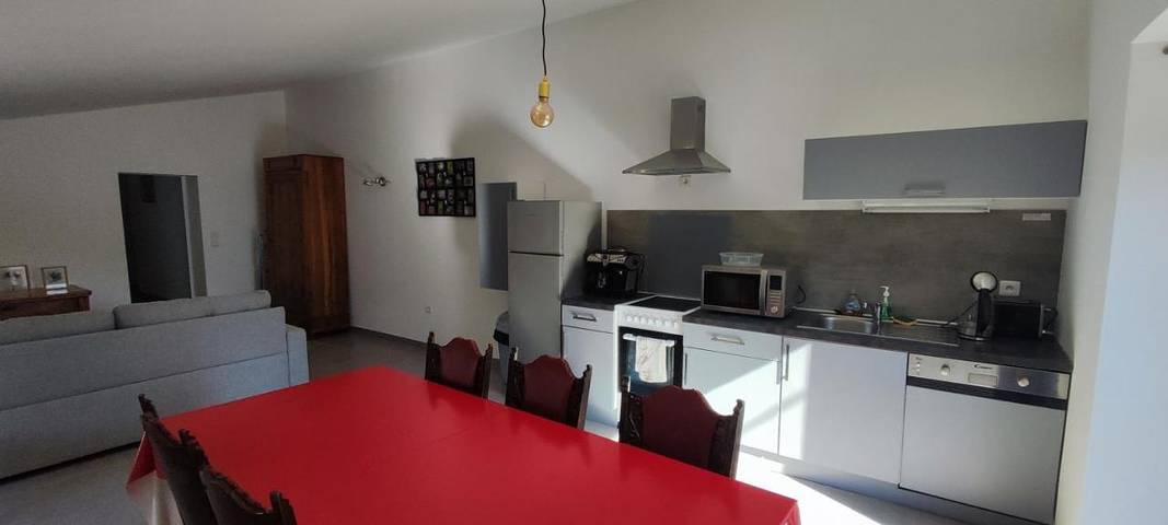 Location de vacances pour 8 personnes, avec jardin et terrasse à Pranles - 2