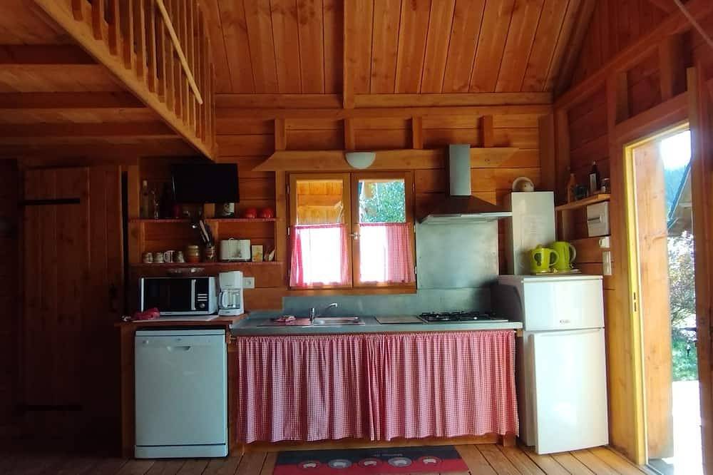 Les Cabanes de Souègnes Chalet le Pinson in Massat, Parc naturel régional des Pyrénées ariégeoises