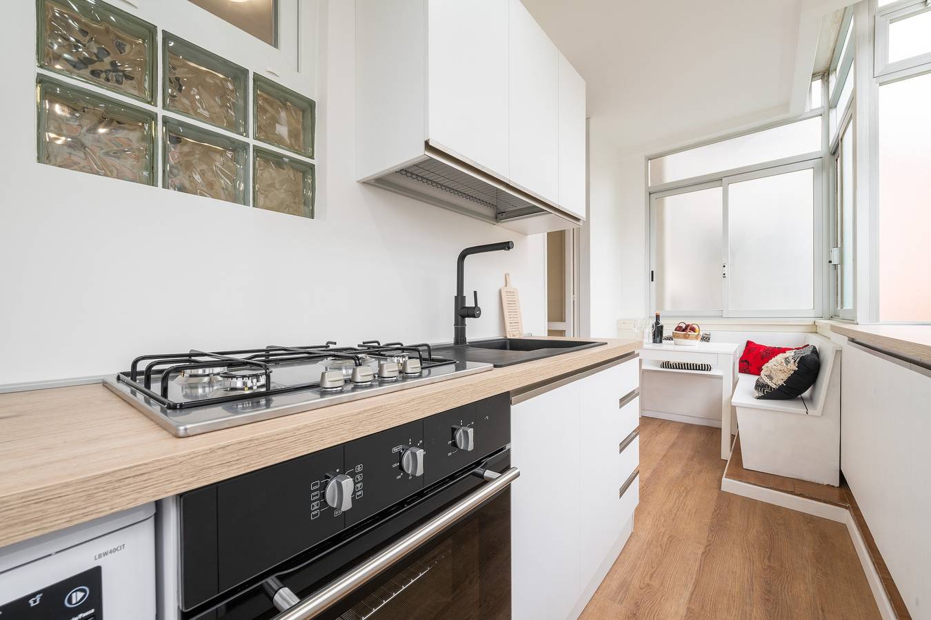 Casa vacanze 'Sa Babbajola' con balcone, Wi-Fi e aria condizionata in Cagliari, Campidano