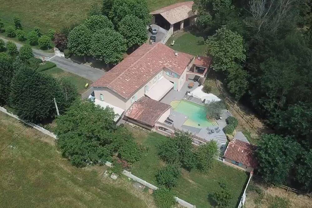 Grand Gîte 15 personnes - Pyrénées in Saverdun, Ariège