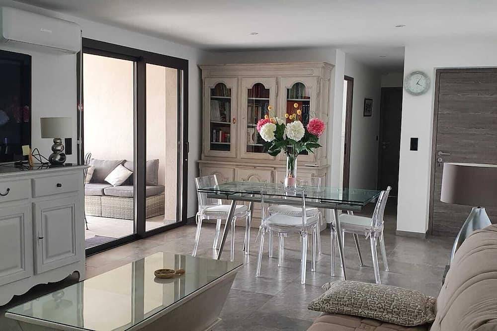 Appartement entier, Bas de villa vue mer avec jardin, 5 minutes de la plage in Corbara, Région de Calvi