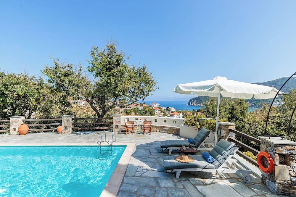 Luxusvilla in der Nähe des Dorfzentrums im Grünen / Bäume / Erstaunliches offenes Meer mit Port Vi in Skopelos Stadt, Sporaden