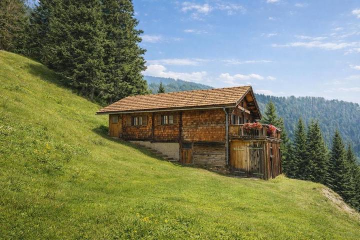Chalet für 6 Personen, mit Terrasse und Garten sowie Ausblick