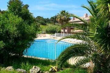 Gîte pour 4 personnes, avec piscine dans Port des Oursinières