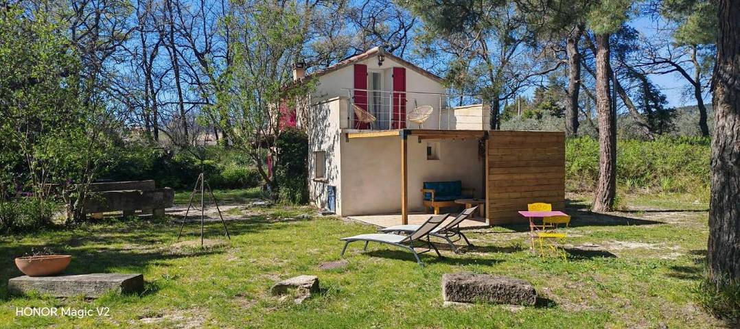 Location de vacances pour 4 personnes, avec jardin ainsi que vue et piscine, animaux acceptés à Caromb - 3