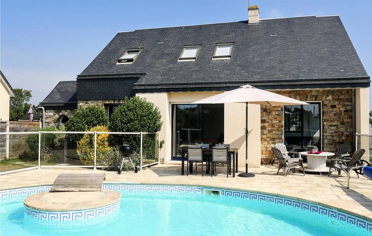 Schmuckstück am Strand: 100 qm Wohnung mit Parkplatz, Pool und Garten in Saint-Germain-sur-Ay, Coutances und Umgebung