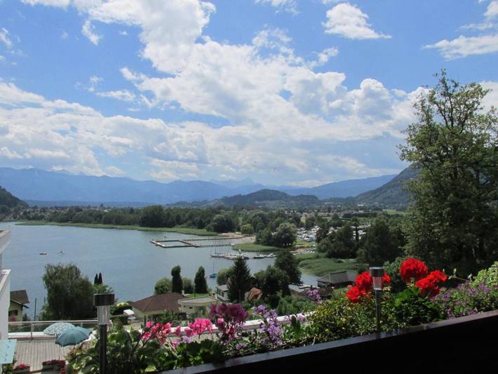Ferienwohnung für 2 Personen, mit Ausblick und Garten in Treffen am Ossiacher See - 2