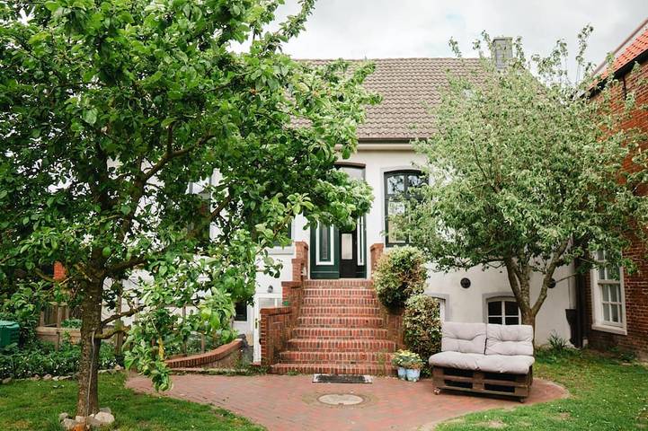 Ferienhaus für 10 Personen, mit Garten in Jemgum