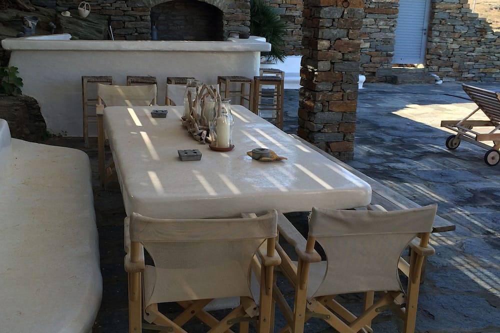 Villa fronte mare con piscina privata e vista sul mare in Kea