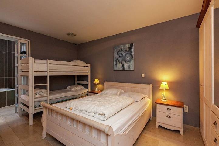 Villa Stay with Pool & Sauna in Koksijde-Bad, Koksijde