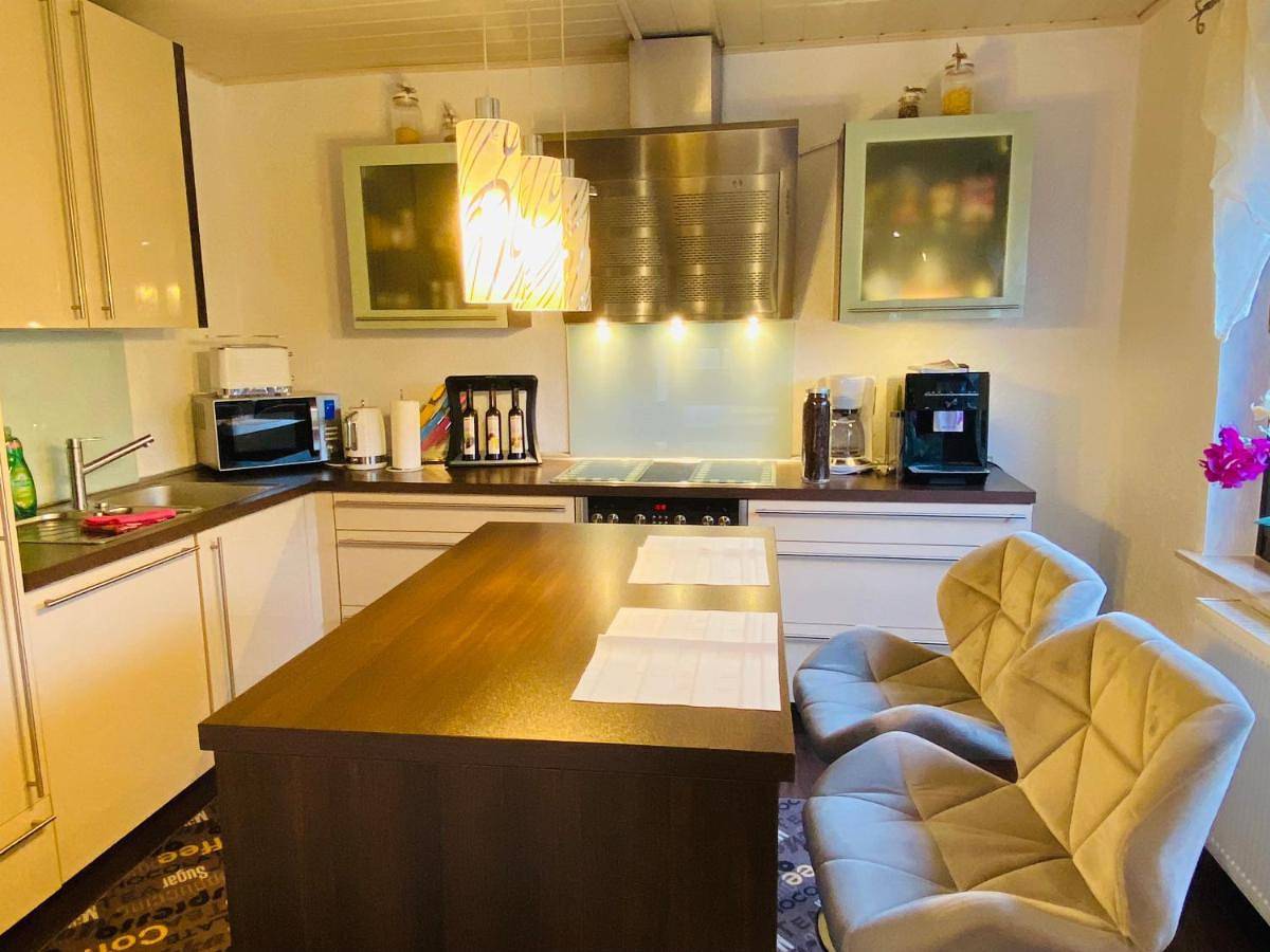 Ganze Wohnung, Ferienhaus zur Waldauer Höhe mit 3 Sz, 120qm & 40qm Balkon in Nahetal-Waldau, Hildburghausen und Umgebung