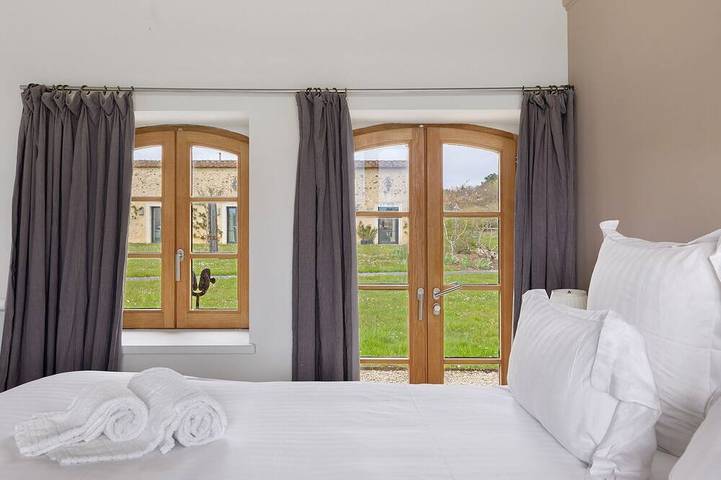 Location de vacances pour 2 personnes, avec jardin et piscine à Ambillou - 4