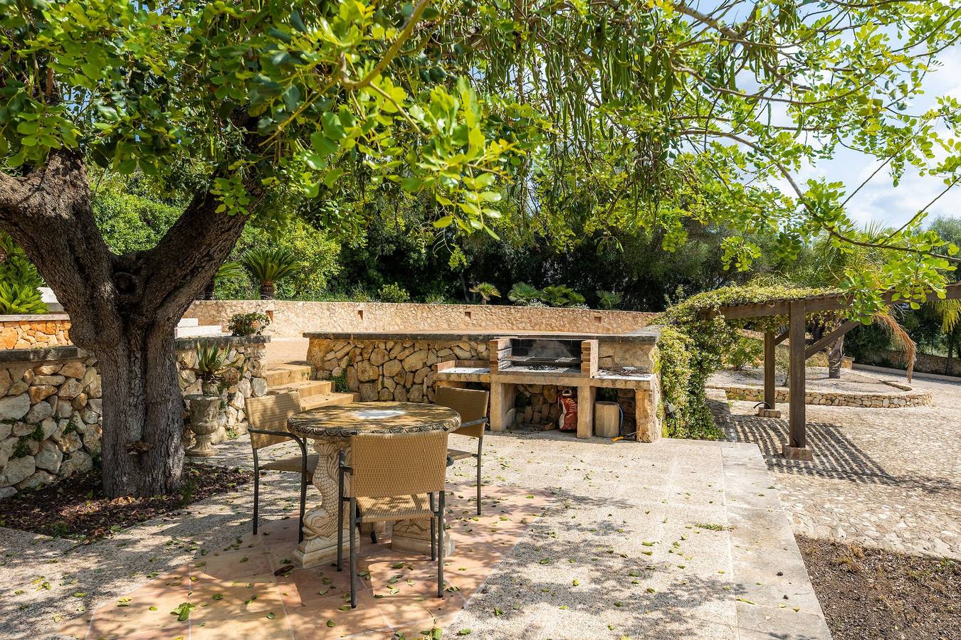 Villa 'Ses Nines' con vistas a la montaña, Wi-Fi y piscina privada in Petra, Interior de Mallorca