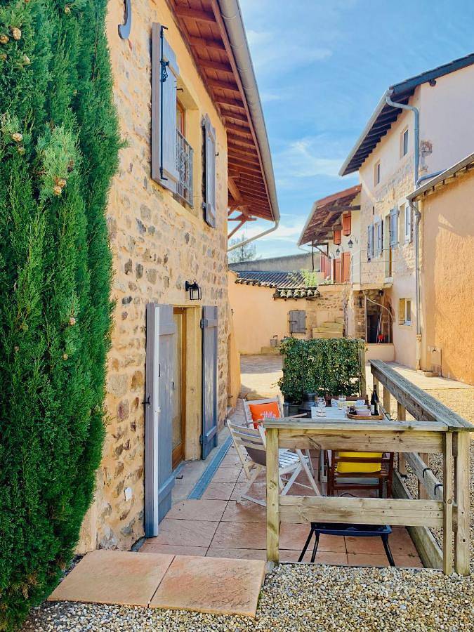 Gîte pour 4 personnes, avec terrasse à Lancié - 2