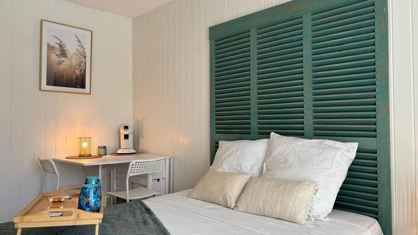 Gîte pour 2 personnes, avec piscine ainsi que vue et terrasse à Grabels - 4