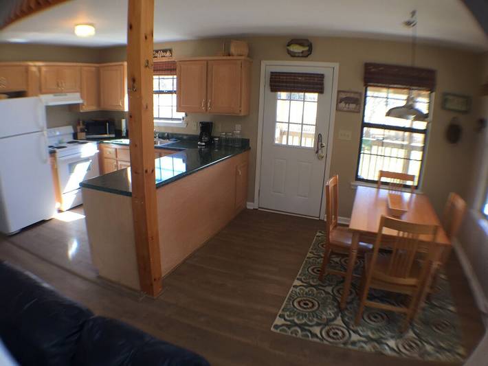 Vacation rental for 5 people, with yard and balcony in Blue Ridge Mountains