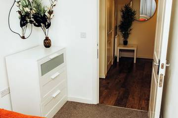 Apartment for 5 People in Bromley, London, Photo 3
