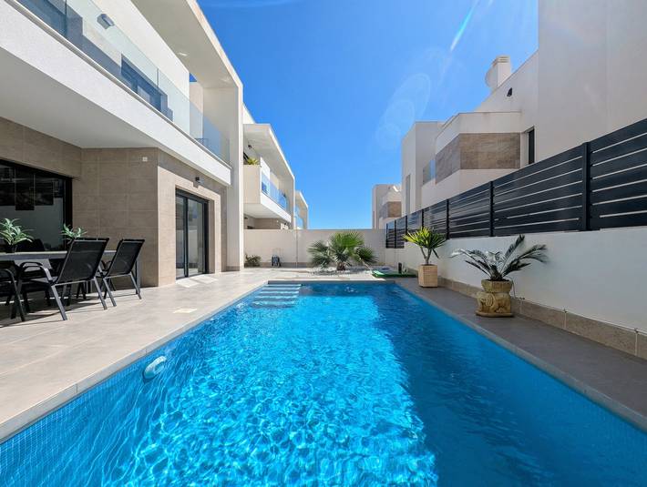 Villa « R-58 Luxury New Build » avec piscine privée, terrasse et Wi-Fi in La Herrada, Los Montesinos