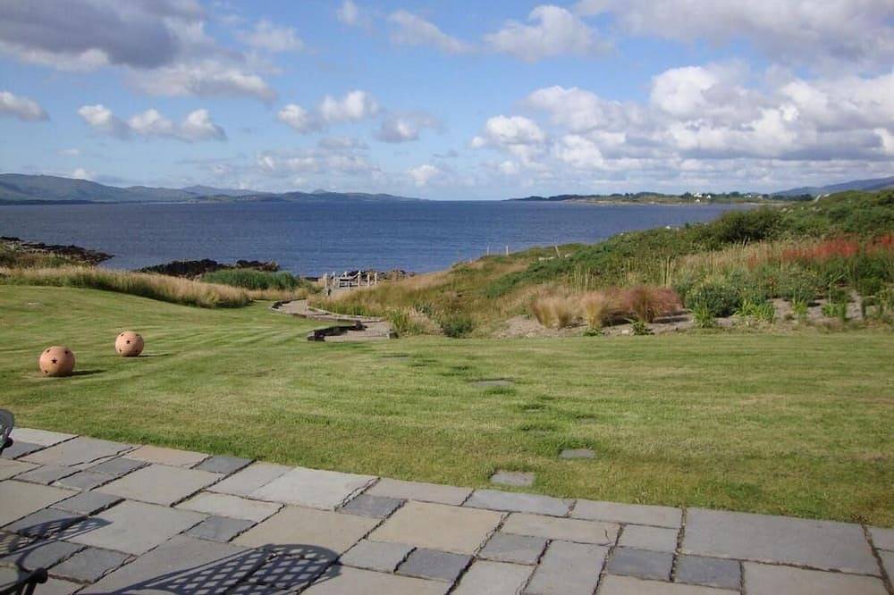 Cottage for 4 People in Rossmore Island, Iveragh Peninsula
