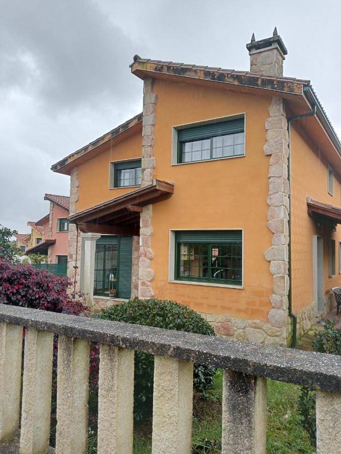 Apartamento para 8 personas, con jacuzzi y jardín en Teo 