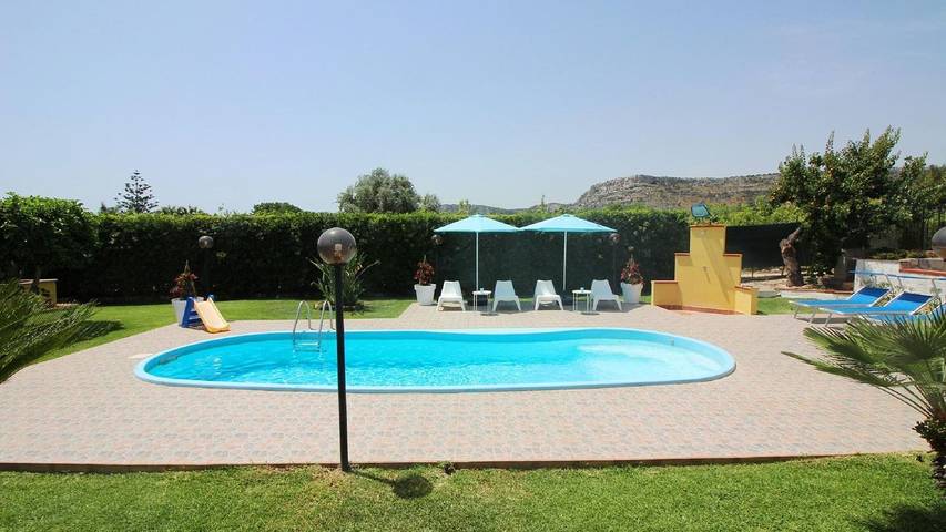 Villa con piscina per 5 persone, con giardino e terrazza nonché piscina a Siracusa
