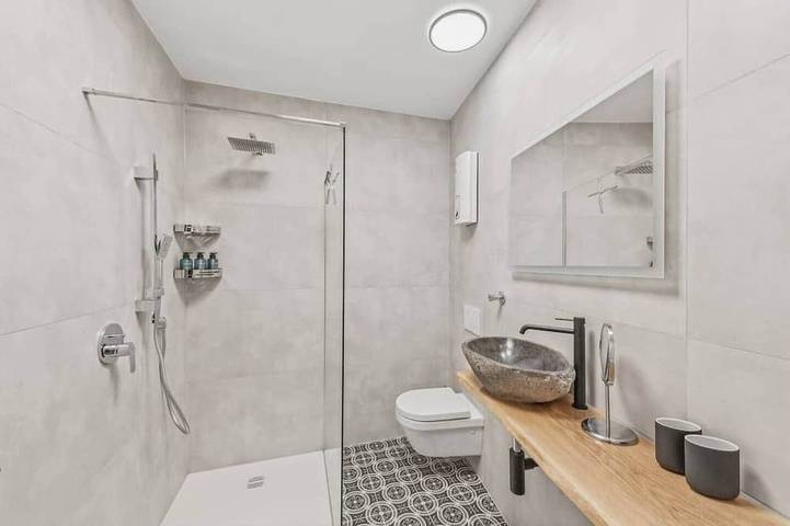 Appartement entier, Centre à 5 min | Starry Sleep · Secret Garden + Grill in Trèves (Ville), Trèves