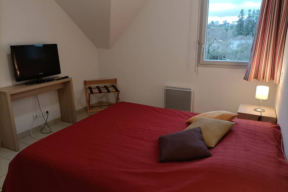 Entire apartment, T1 bis Dans Résidence Avec Piscine B40 in Salies-de-Béarn, Béarn