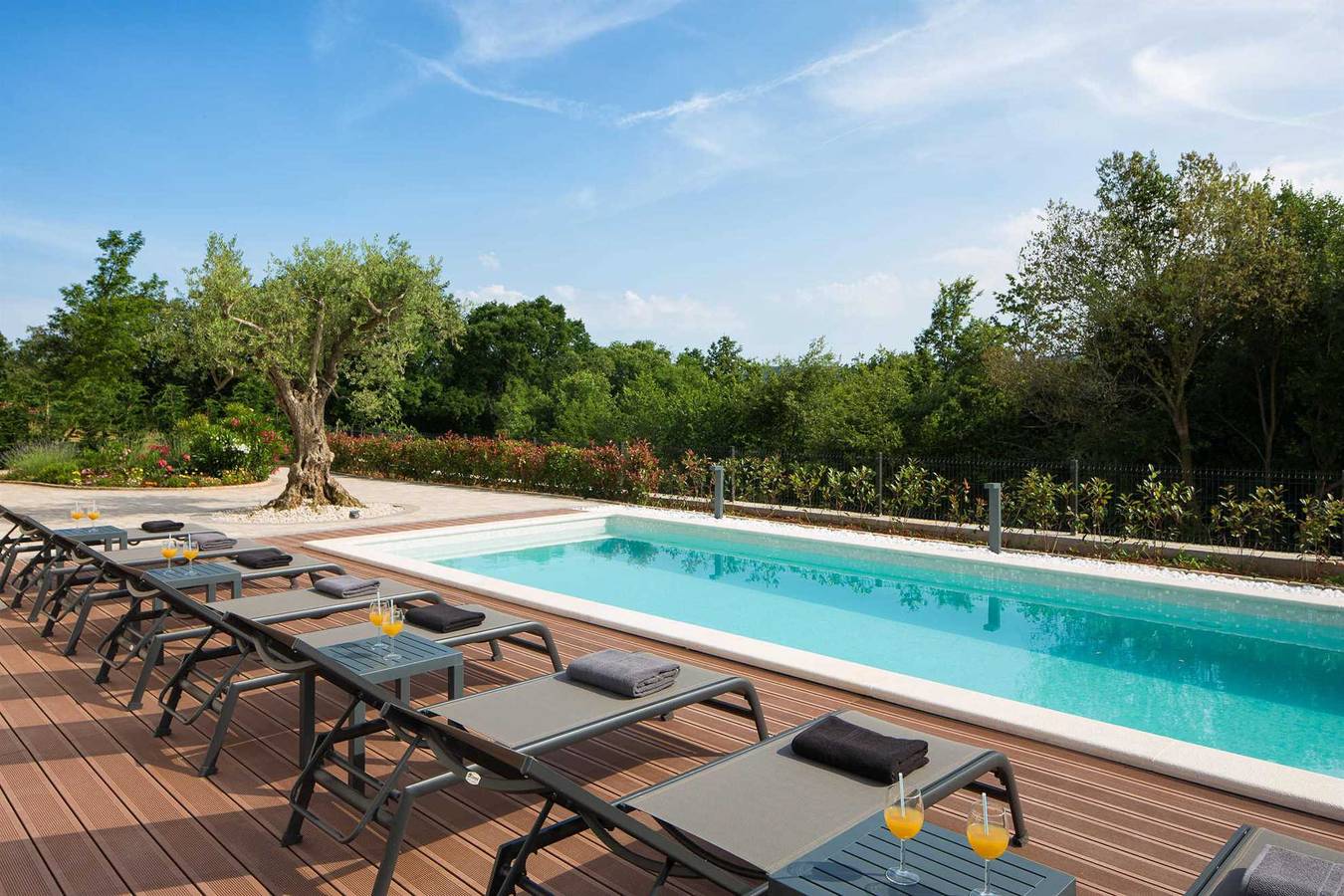 Apartamento entero, Apartamento de vacaciones para 12 personas con piscina in Presika, Costa Este de Istria
