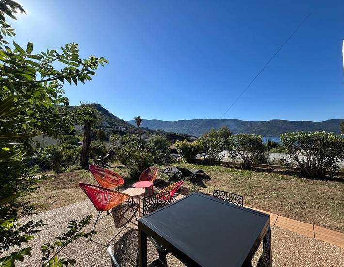 Gîte pour 4 personnes, avec vue et jardin, animaux acceptés dans Plage de Tiuccia