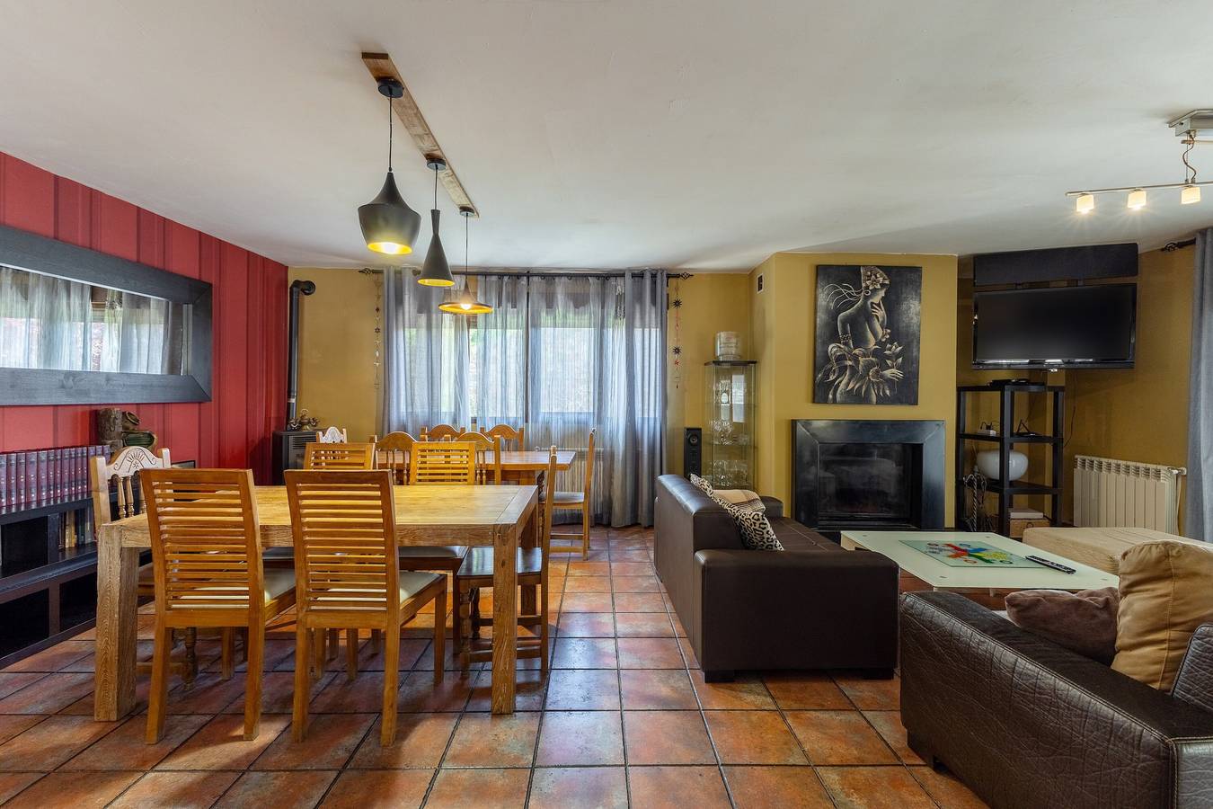 Casa de vacaciones 'El Berrueco' con vistas a la montaña, piscina privada y Wi-Fi in El Berrueco, Provincia de Madrid
