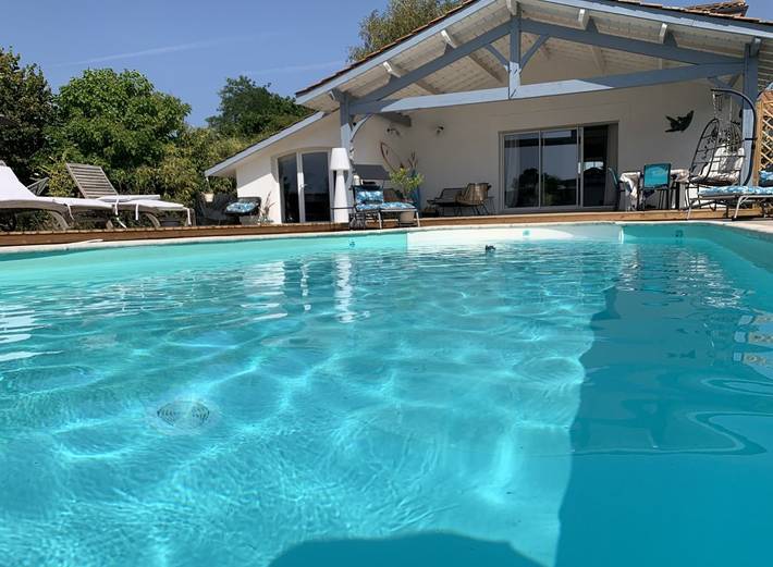 Location de vacances pour 6 personnes, avec jardin ainsi que terrasse et piscine, animaux acceptés à Le Porge - 2