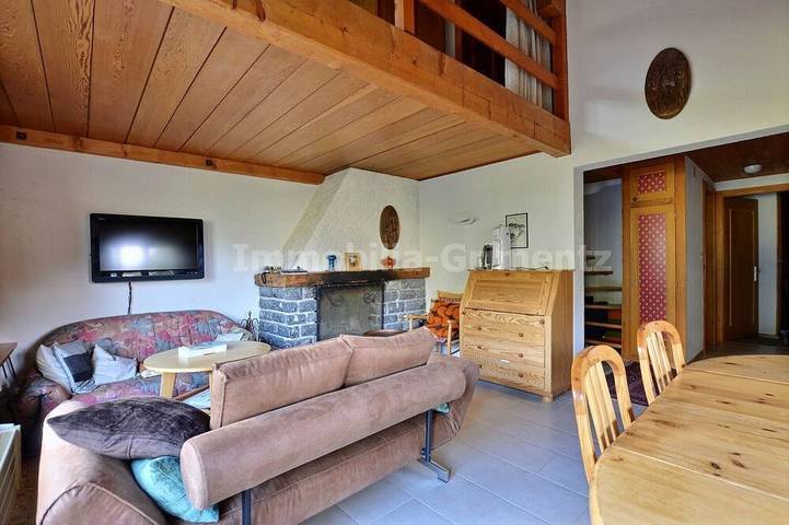 Ganze Wohnung, Einfache 2-stöckige Wohnung für 5 bis 6 Personen, Wohnzimmer mit Kamin, Kochnische mit Geschirrspüle in Grimentz, Anniviers
