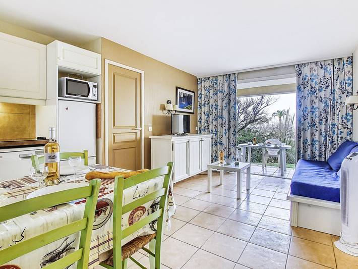 Gîte pour 5 personnes, avec terrasse ainsi que jardin et bassin pour enfant, animaux acceptés à Six-Fours-les-Plages - 3