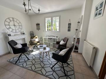 Gîte pour 8 personnes, avec jardin et terrasse à Réville