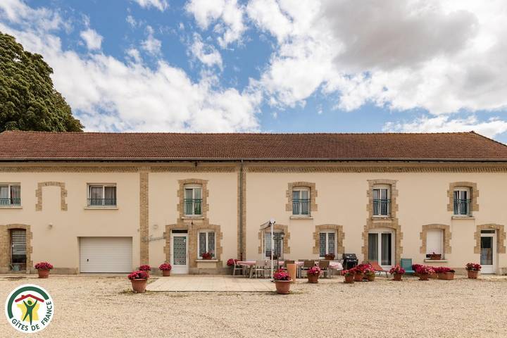 Gîte pour 12 personnes, avec Terrasse dans Marne