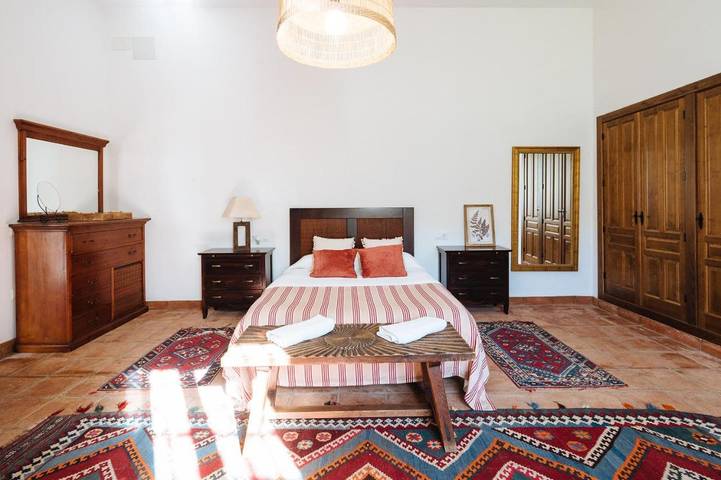 Casa rural para 26 personas, con Terraza y Jardín además de Piscina y Vistas en Berrocal - 3