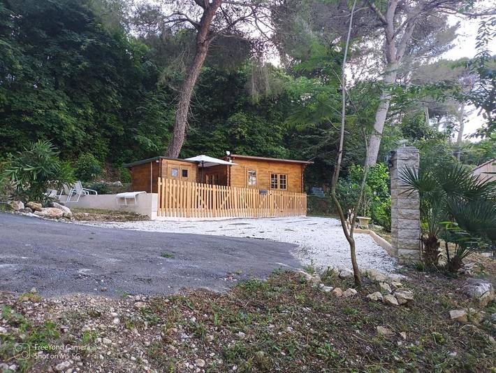 Casa rural para 6 personas, con vistas además de jardín y piscina en Niza