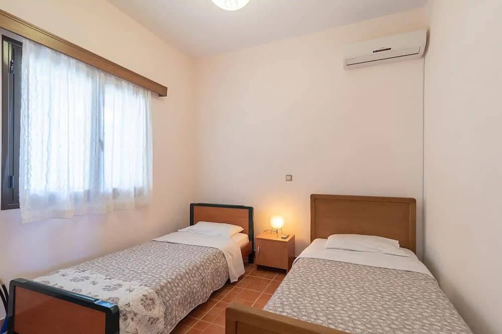 Olive Grove stonemade Residency mit Panoramablick. in Messenien