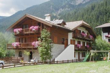 Cottage pour 5 personnes, avec balcon à Campitello di Fassa