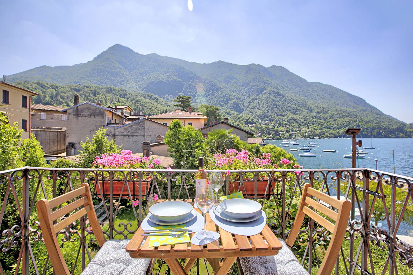Ganze Wohnung, Il Porticciolo Lake Front in Castelveccana, Lago Maggiore (Lombardei)