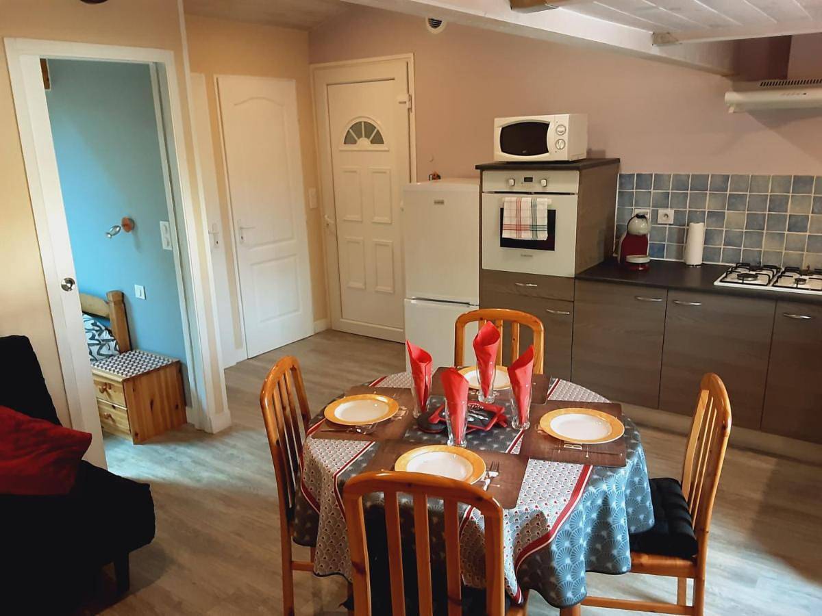 Appartement entier, Coquet T2 avec parking et Clim in Prigonrieux, Périgord Pourpre