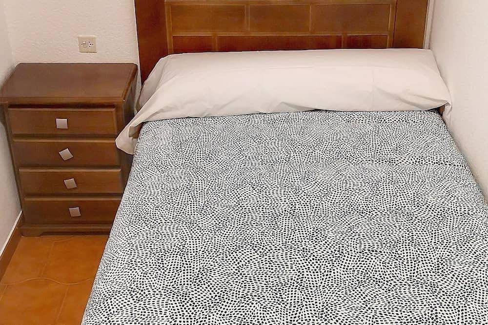 Entire apartment, Ag2 - Apartment with terrace and barbecue in Gredos Sur in Arenas de San Pedro, Valle del Tiétar