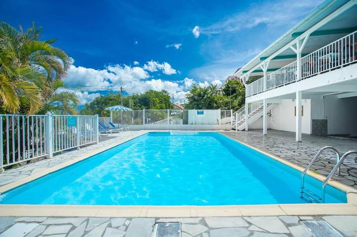 Appartement de vacances pour 2 personnes, avec vue ainsi que terrasse et piscine