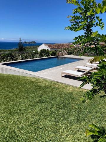 Maison d’hôte pour 2 personnes, avec vue ainsi que piscine et jardin dans Ribeira das Taínhas